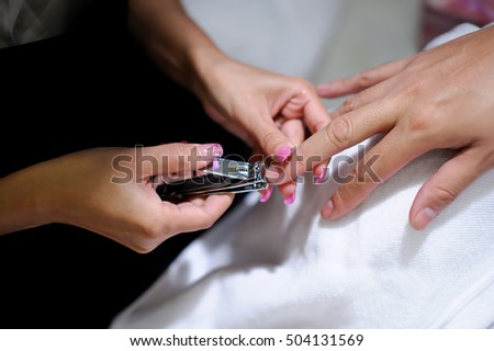 nail cutting service