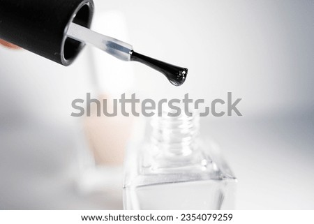 nail polish that drips from the brush