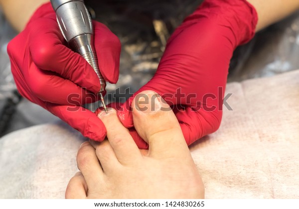 gloves for nail technician