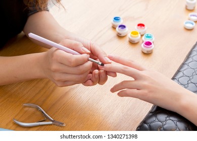 Nailist Painting Nails