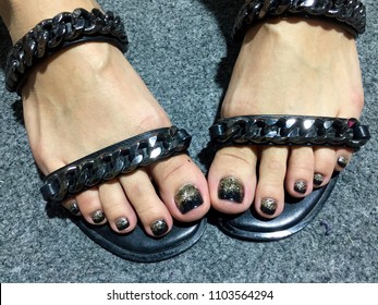 black and gold toes