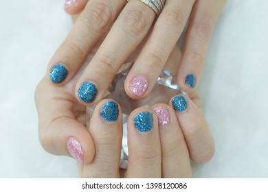 nails art polish gel finger