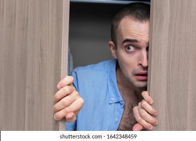 1 051 Naked Man Hiding Images Stock Photos Vectors Shutterstock