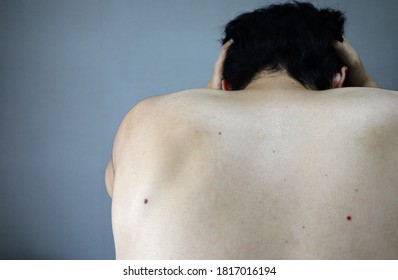 背中 男 裸 の画像 写真素材 ベクター画像 Shutterstock