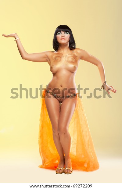 Cleopatra sexy nude