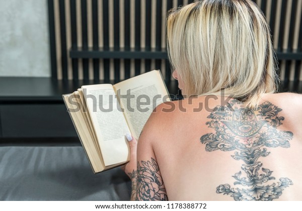 Naked chicks with tattoos - Naked photo