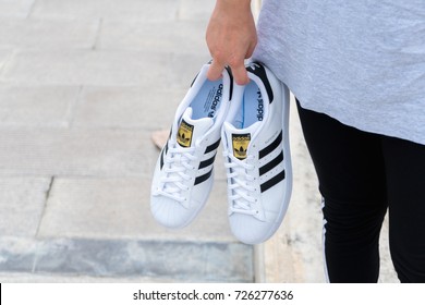 جولات Adidas superstar Images, Stock Photos & Vectors | Shutterstock جولات