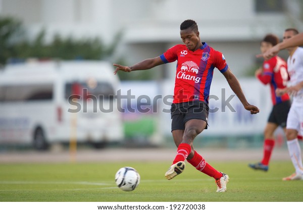 Nakhonpathon Thailandmarch 02lesley Ablorh Nakhonpathom Utd Stock Photo