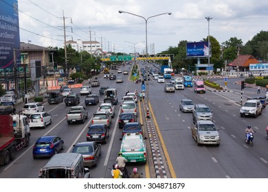 NAKHON-RATCHASIMA, THAILAND - 10 AUGUST,2015: KORAT traffic in evening first day of school