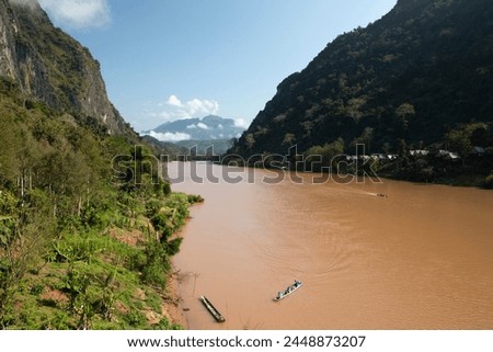 Nam Ou River looking north, Nong Khiaw, Muang Ngoi District, Luang Prabang Province, Northern Laos, Laos, Indochina, Southeast Asia, Asia