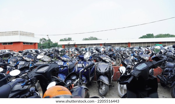 Nangloi, Delhi, India- 24 August 2022:motorcycle in
the parking lot