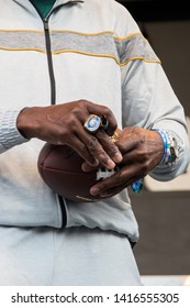 NAPA, CA - MAY 25, 2019: Trisha Yearwood, Jerry Rice At The Culinary Stage At BottleRock Napa Valley In Napa, CA 