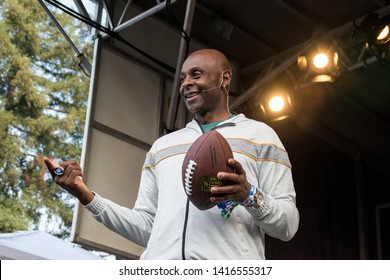 NAPA, CA - MAY 25, 2019: Trisha Yearwood, Jerry Rice At The Culinary Stage At BottleRock Napa Valley In Napa, CA 