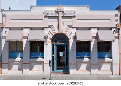 NAPIER, NZL - DEC 03 2014:Halsbury Chambers Building In Napier.It's A Popular Tourist City With A Unique 1930s Art Deco Architecture, Built After The City Was Razed In The 1931 Hawke's Bay Earthquake.