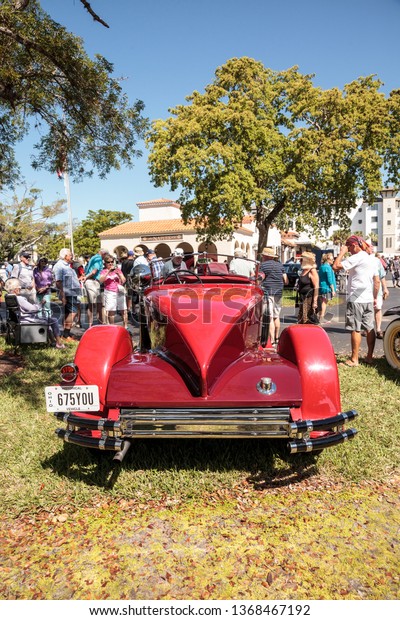 Naples, Florida, USA – March 23,2019: Red\
1929 Auburn 120 Speedster at the 32nd Annual Naples Depot Classic\
Car Show in Naples, Florida. Editorial\
only.