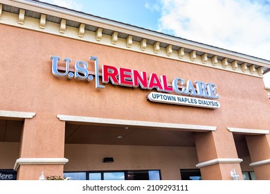 Naples, USA - January 27, 2021: US Renal Care Office Business In Florida With Sign At Entrance To Strip Mall Building And Nobody At Uptown Naples Dialysis