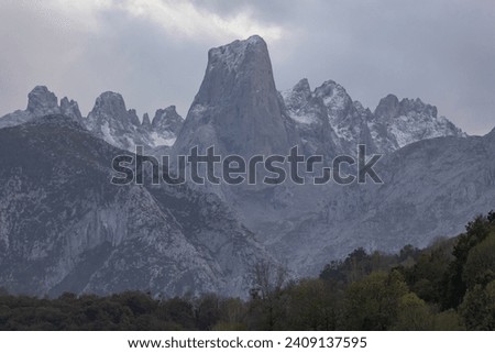 The Naranjo de Bulnes (known as Picu Urriellu in Asturian) is a limestone peak dating from the Paleozoic Era, located in the Macizo Central region of the Picos de Europa, Asturias (Spain).