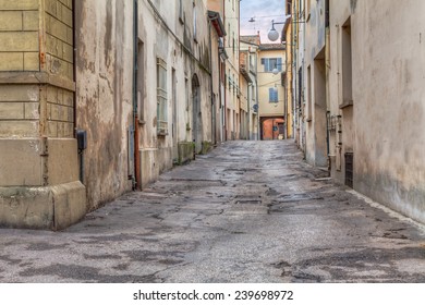 路地裏 の写真素材 画像 写真 Shutterstock