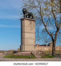 Narva, Estonia - May 4, 2016: Swedish Lion Monument. Dedicated To The Swedish And Russian Soldiers Who Died In The Battle Of Narva November 19, 1700.