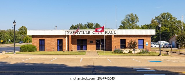 Nashville, Arkansas, USA - September  26, 2021: The Nashville City Hall On Main Street