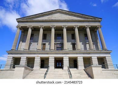 NASHVILLE, TN -1 APR 2022- View Of The Tennessee State Capitol Building Located In Nashville, Tennessee. It Is Also The Seat Of The Office Of Governor Of Tennessee (currently Republican Bill Lee).