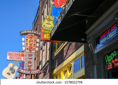 NASHVILLE, TN, USA - MARCH 24, 2019: Broadway In Nashville. This Historic Street Is Famous For Its Nightlife And Country Music Bars.