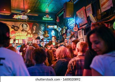 NASHVILLE, TN, USA - MARCH 24, 2019: Live Music With Brazilbilly At Robert’s Western World On Broadway In Nashville. This Historic Street Is Famous For Its Nightlife And Country Music Bars.