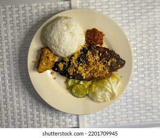 Nasi Ikan Nila Bakar Rice Fried Stock Photo 2201709945 | Shutterstock