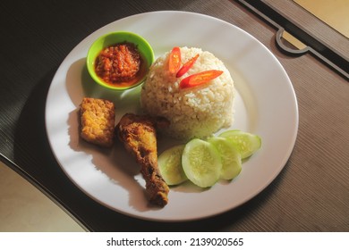 143 Nasi liwet sunda Images, Stock Photos & Vectors | Shutterstock