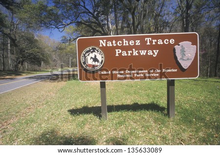 Natchez Trace National Park roadway in Mississippi