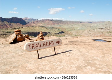 National Park Arches Sign Trail Head With Arrow