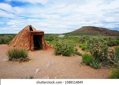 Native American House Of Hualapai Tribe In Grand Canyon