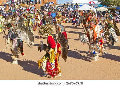 Native Americans Full Regalia Dancing Pow Stock Photo (Edit Now) 269696978