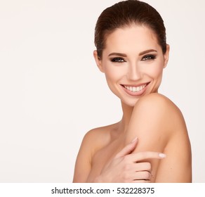 Natural Beauty Portrait. Beautiful Spa Woman . Perfect Fresh Skin