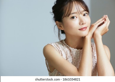 Natural beauty portrait of young Asian woman