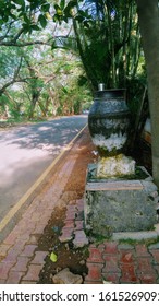 Natural Clay Water Cooler Pot For Pedestrians On India