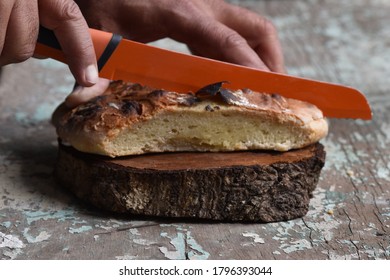 natural fermentation bread on rustic wood