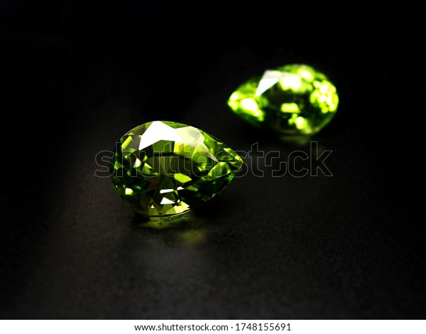 natural gemstone green\
sapphire, peridot pear shape cutting for gems jewellery fashion\
setting.