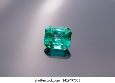 Natural Green Emerald Loose Gems