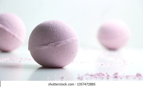 round bath bombs