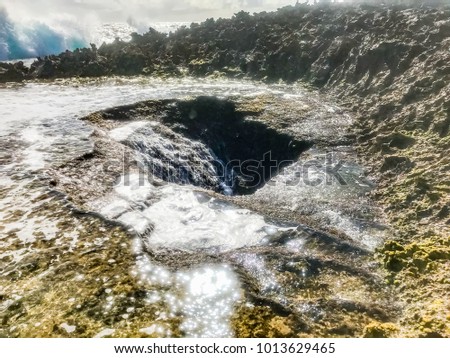 Foto Bild Sprenglöcher an der Küste von Grand Cayman Island