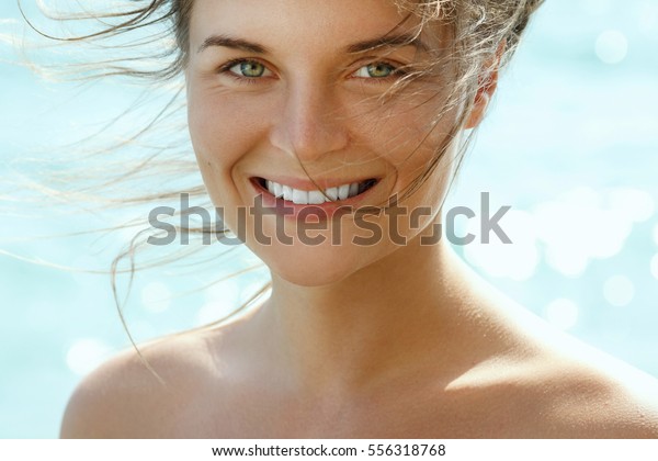 Natural portrait of\
woman without make up