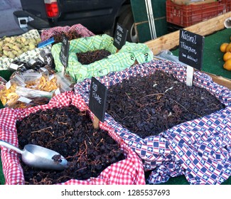 Natural Thompson And Red Flame Raisins For Sale At A Farmers Market In Los Angeles, California.                               