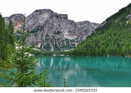 The nature around Lake Braies in Italy is amazing and a beautiful place that is worth visiting