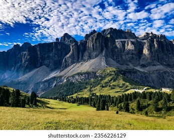 Nature park puez geisler Dolomite italy hiking trail 3.9.2023 Passo Gardena