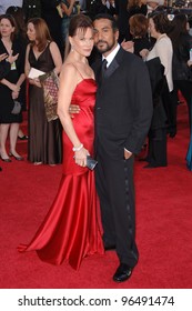 NAVEEN ANDREWS & BARBARA HERSHEY At The 63rd Annual Golden Globe Awards At The Beverly Hilton Hotel. January 16, 2006  Beverly Hills, CA  2006 Paul Smith / Featureflash