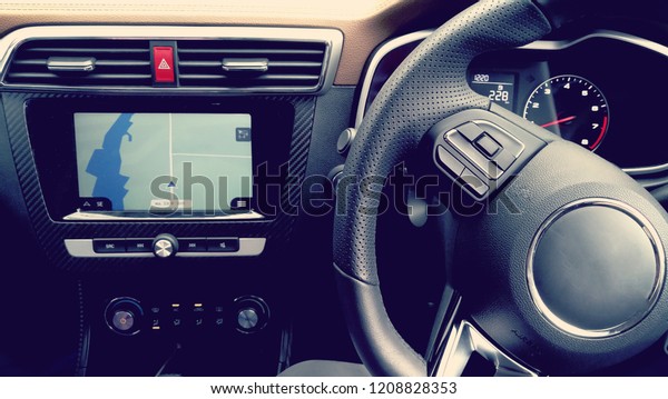 navigate screen in
car