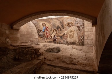 Nazareth, Israel, 12 de febrero de 2022 : El mosaico sobre un tema religioso en la parte baja de la iglesia de San José en Nazaret, al norte de Israel