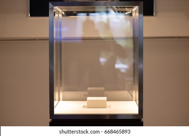 Neat Cube Empty Glass Showcase Display