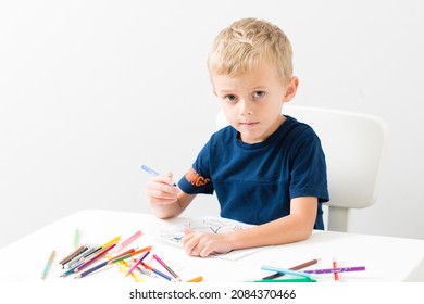 2,370 Child playing with metal work Images, Stock Photos & Vectors ...